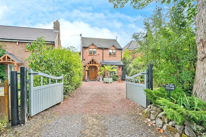 3 Bedroom Detached House For Sale In Rotherwood Drive, Stafford, ST17