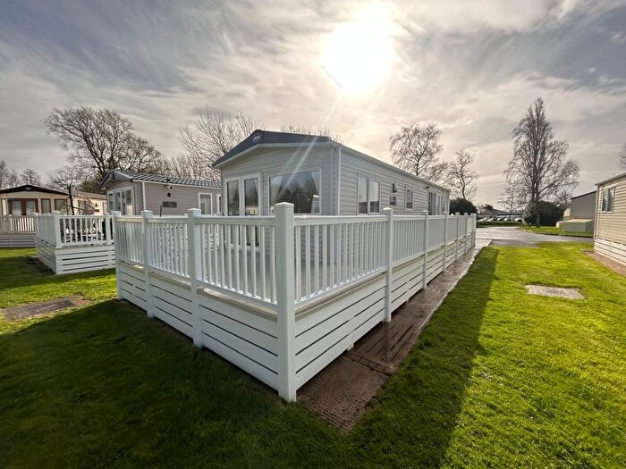 2 Bedroom Park Home For Sale In Broadway Lane, South Cerney, Cirencester, GL7