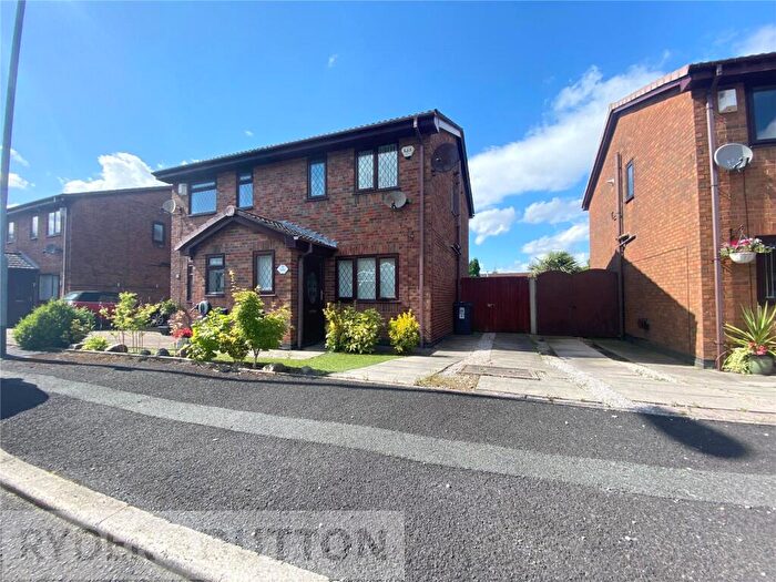 2 Bedroom Semi-Detached House To Rent In Foxfield Drive, Oldham, Greater Manchester, OL8