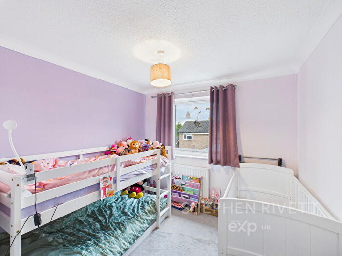 3 Bedroom Semi-Detached House For Sale In Winchester Close, Stowmarket, IP14