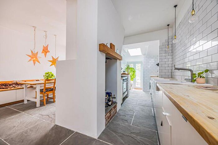 3 Bedroom Terraced House For Sale In Stamshaw Road, Portsmouth, PO2