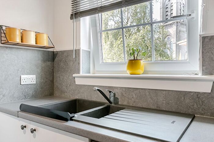 2 Bedroom Flat For Sale In Sheriff Bank, Edinburgh, EH6