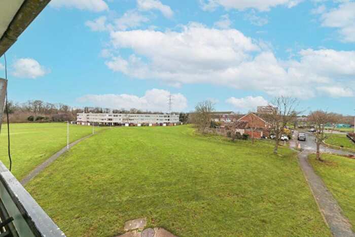1 Bedroom Flat For Sale In Illingworth Close, Mitcham, CR4