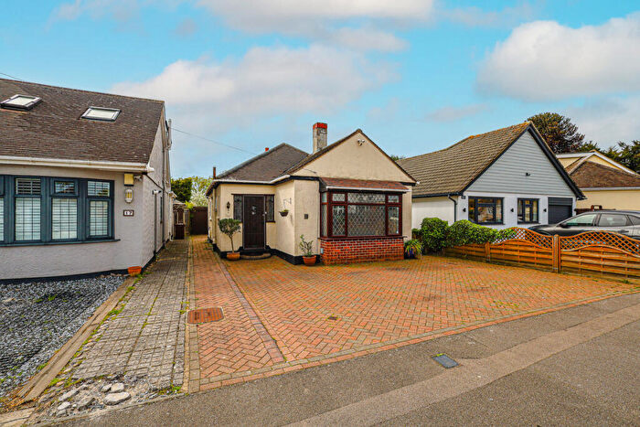 2 Bedroom Detached Bungalow For Sale In Strangman Avenue, Benfleet, SS7