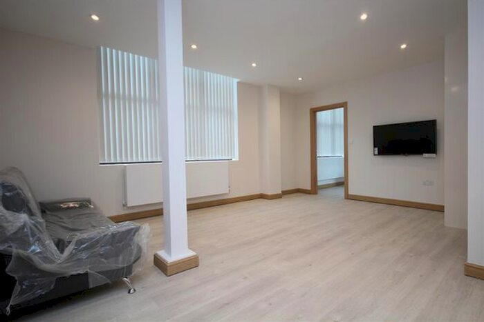 1 Bedroom Flat To Rent In North Acton Road, North Acton, NW10