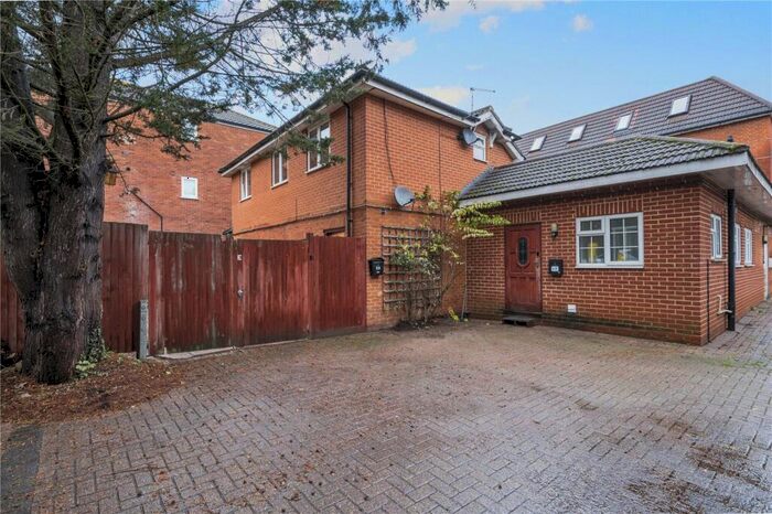 1 Bedroom End Of Terrace House To Rent In Hersham Road, Walton-On-Thames, Surrey, KT12