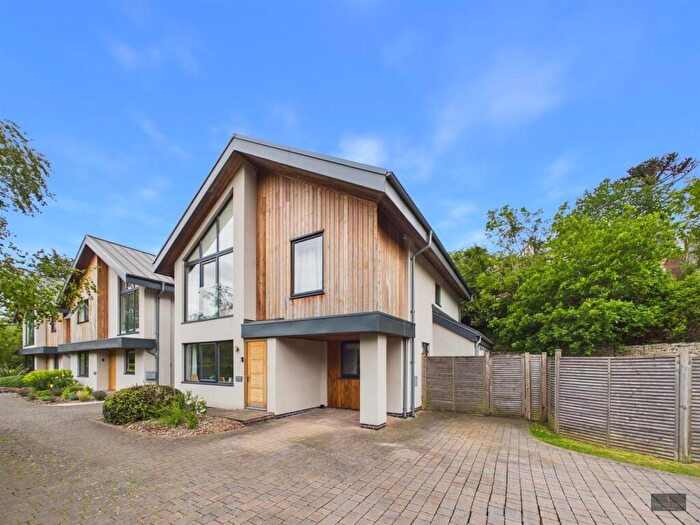 4 Bedroom House For Sale In Pocombe Bridge, Exeter, EX4