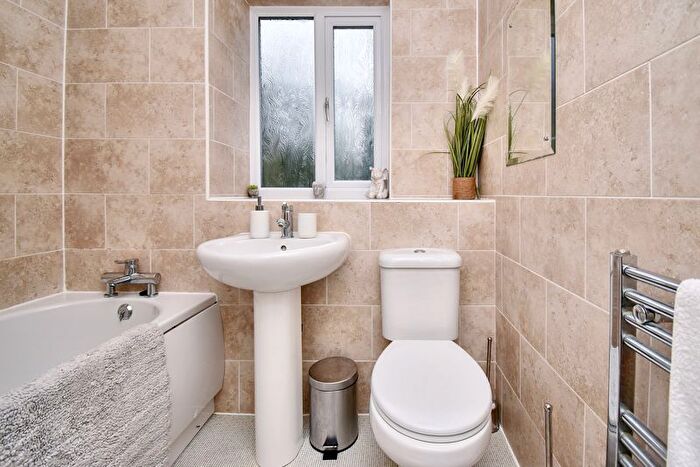 2 Bedroom Flat For Sale In Lairds Hill Place, Kilsyth, Glasgow, G65
