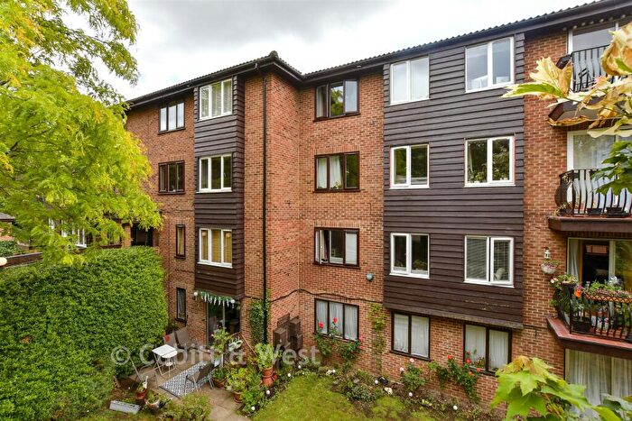 1 Bedroom Flat For Sale In Steep Hill, Croydon, Surrey, CR0