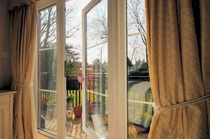 2 Bedroom Flat For Sale In Carisbrooke Lodge, Goring Road, Steyning, West Sussex, BN44