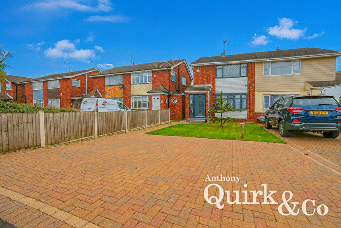 3 Bedroom Semi-Detached House For Sale In High Street, Canvey Island, SS8