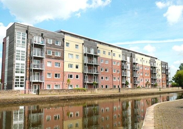 2 Bedroom Flat To Rent In Wharfside, Heritage Way, Wigan, WN3