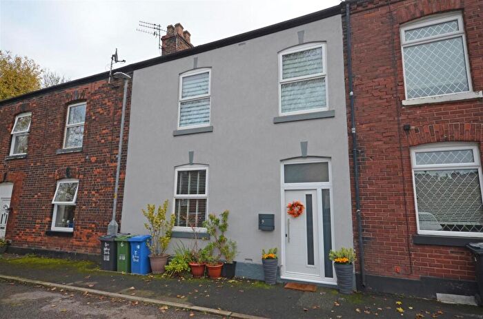 3 Bedroom Terraced House For Sale In Andrew Street, Hyde, SK14
