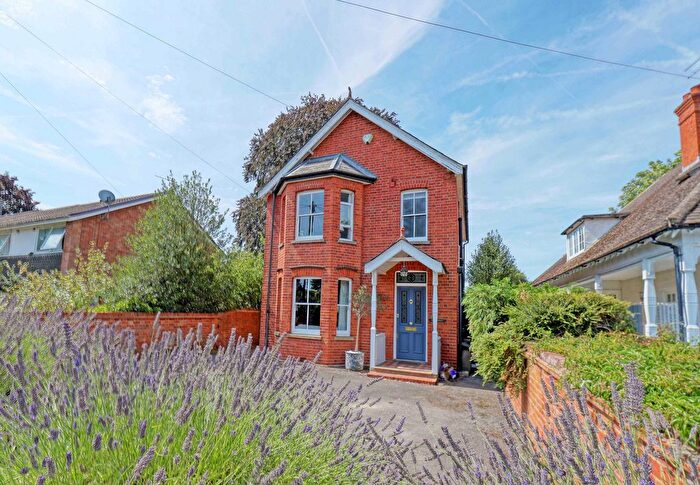 3 Bedroom Detached House For Sale In Ray Park Avenue, Maidenhead, SL6
