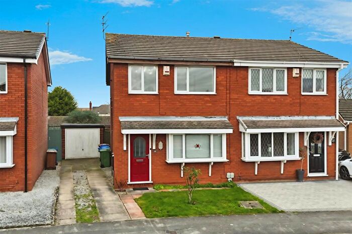 3 Bedroom Semi-Detached House For Sale In Nunburnholme Park, Hull, HU5