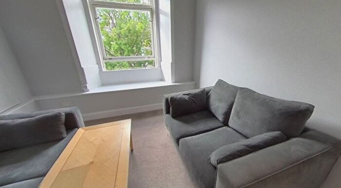 4 Bedroom Flat To Rent In Valleyfield Street, Edinburgh, EH3