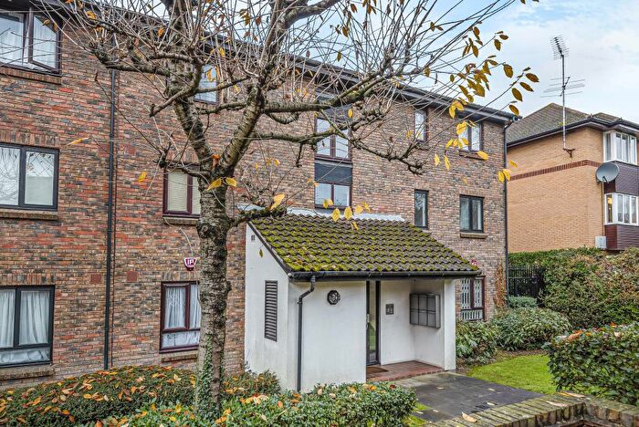 2 Bedroom Apartment To Rent In Stanmore, Harrow, HA7