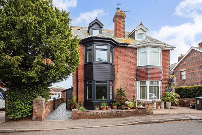 4 Bedroom Semi-Detached House For Sale In Mill Road, Denmead, PO7