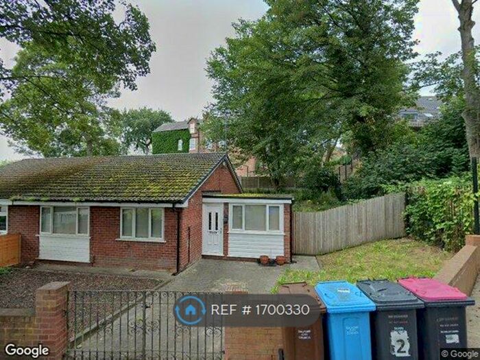 3 Bedroom Bungalow To Rent In Priory Grove, Salford, M7