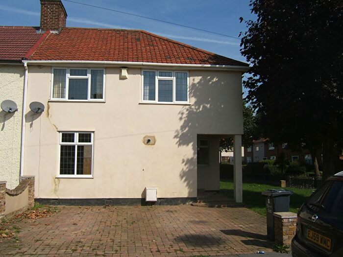 3 Bedroom End Of Terrace House For Sale In Bentry Road, Dagenham, RM8