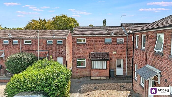 2 Bedroom Terraced House For Sale In Lockhouse Close, Leicester, LE2