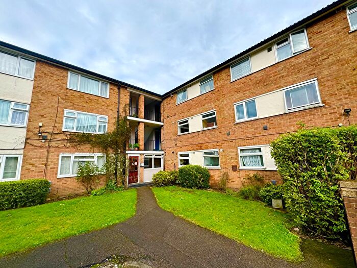 2 Bedroom Flat To Rent In Jersey Road, Hounslow, TW3