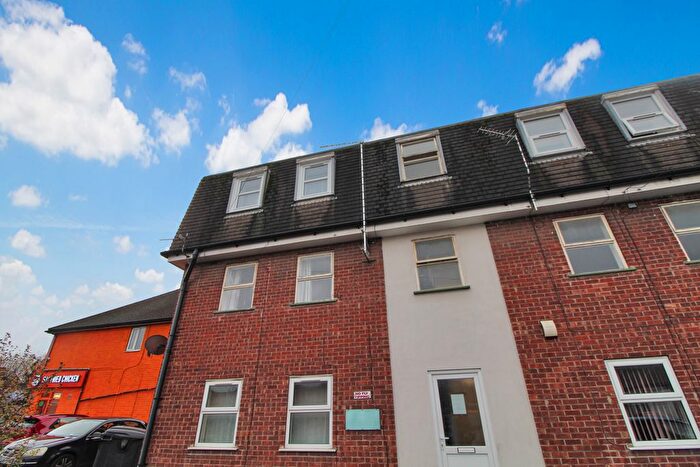 2 Bedroom Flat To Rent In Fountains Court, Humber Road, Beeston, Nottingham, NG9