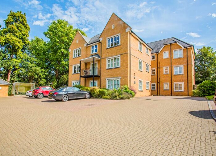 2 Bedroom Apartment To Rent In Waglands Garden, Buckingham, MK18