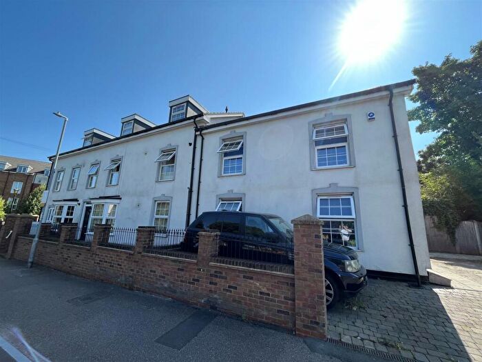 2 Bedroom Flat To Rent In Great Northern Road, Dunstable, LU5