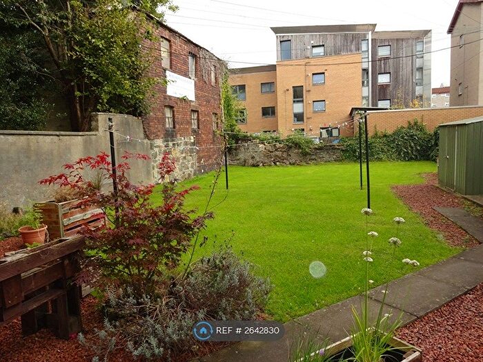 1 Bedroom Flat To Rent In Maxwellton Street, Paisley, PA1