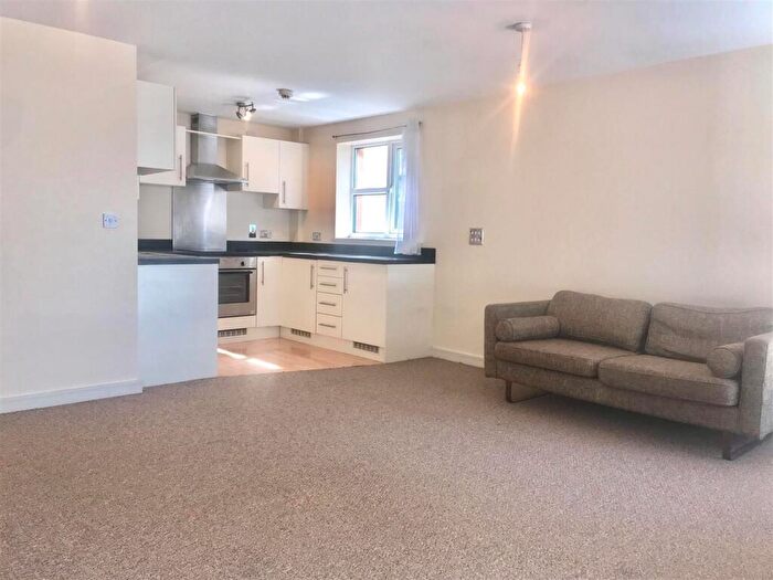 2 Bedroom Apartment To Rent In Overstone Court, Dumballs Road, Cardiff Bay, CF10