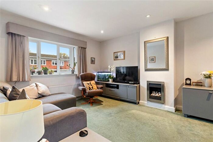 2 Bedroom Apartment For Sale In Sandhills Road, Barnt Green, Birmingham, Worcestershire, B45