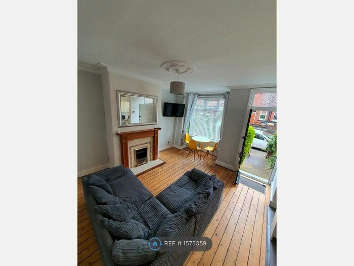 3 Bedroom Terraced House To Rent In Trelawn Place, Leeds, LS6