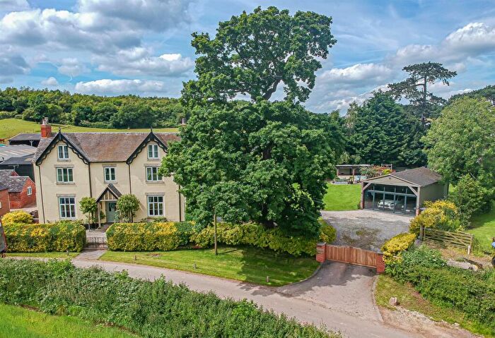 5 Bedroom Farm House For Sale In Dolefoot Lane, Newborough, Burton-On-Trent, DE13