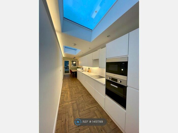 6 Bedroom Terraced House To Rent In Castle Street, Truro, TR1