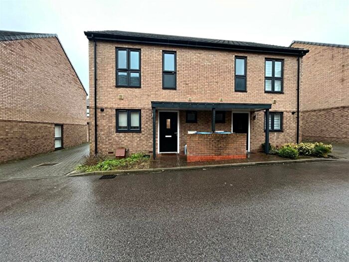 3 Bedroom Semi-Detached House To Rent In Mosaic Lane, Harlow, CM18