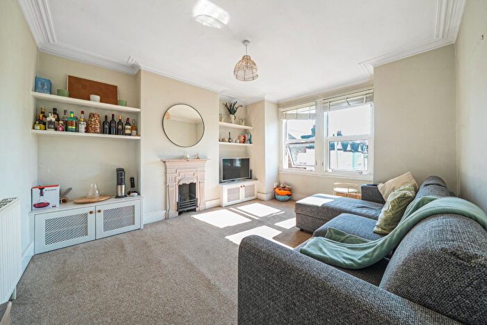 1 Bedroom Flat To Rent In Crealock Street, London, SW18