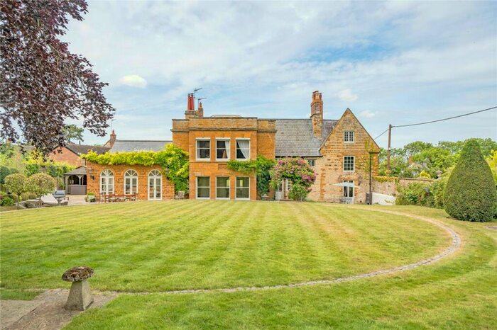 8 Bedroom Detached House For Sale In High Street, Great Houghton, Northamptonshire, NN4