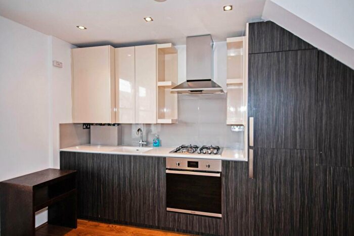 2 Bedroom Flat For Sale In Flat, Oliver Road, London, E10