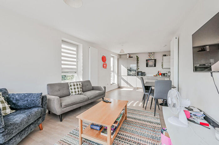 2 Bedroom Flat For Sale In Century House, , Crouch End, London, N8