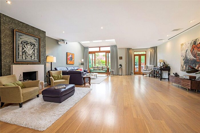 5 Bedroom Semi-Detached House For Sale In Putney Heath Lane, Putney, London, SW15
