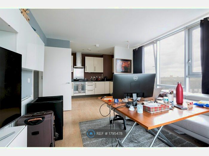 2 Bedroom Flat To Rent In Rick Roberts Way, London, E15