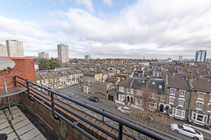 2 Bedroom Apartment To Rent In Goulden House, Bullen Street, SW11