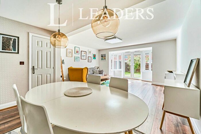 5 Bedroom Semi-Detached House To Rent In Bishops Close, Erdington, Birmingham, B23
