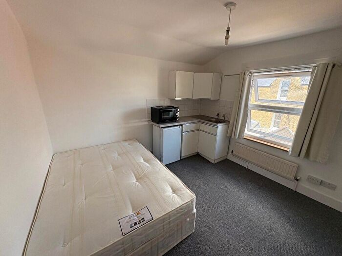 Studio To Rent In Pandora Road, London, NW6