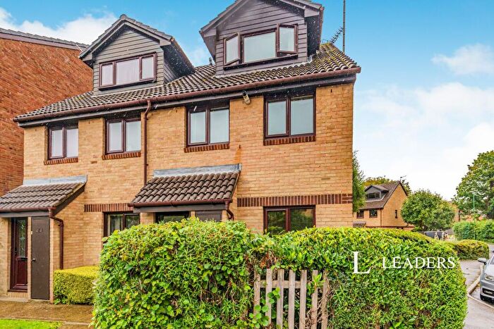 2 Bedroom Maisonette To Rent In Manor Fields, Horsham, RH13