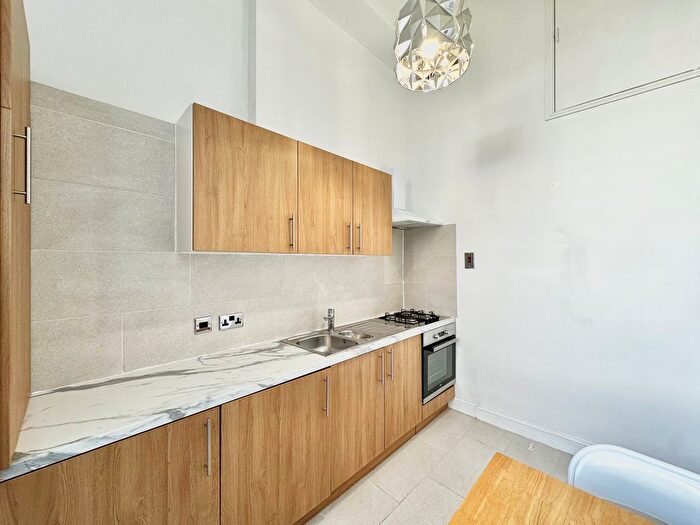 1 Bedroom Flat To Rent In Nevern Square, London, SW5