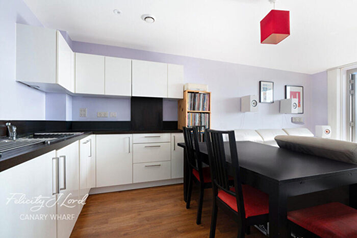 2 Bedroom Flat For Sale In Waterside Heights, Booth Road, London, E16