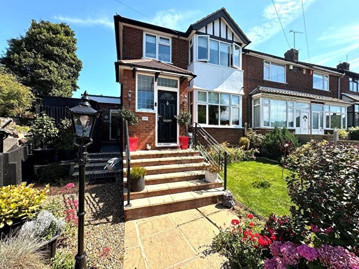 3 Bedroom End Of Terrace House For Sale In Hart Lane, Round Green, Luton, Bedfordshire, LU2