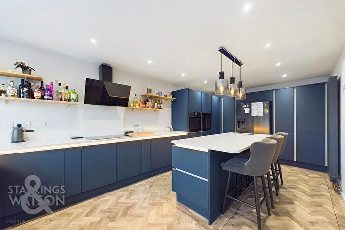 6 Bedroom Detached House For Sale In Shakespeare Way, Taverham, Norwich, NR8